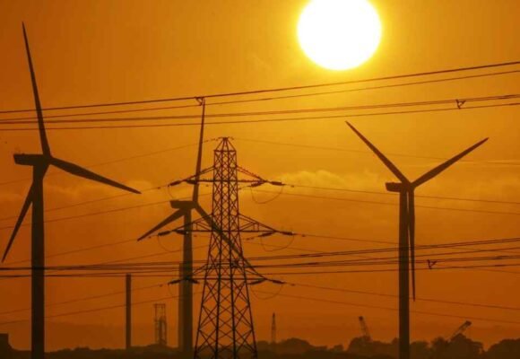 Britain’s grid operator calls for more electricity as temperatures soar